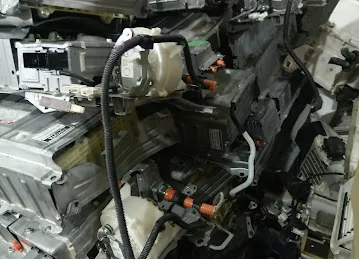hybrid car battery (camery,lexus,crown,prius,)Cars batteries Replacement & Change in Sharjah UAE