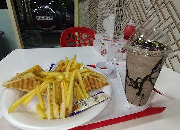 Ice Hut Cafe