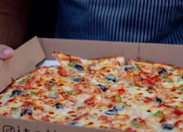 Italiano pizza pasta coffee
