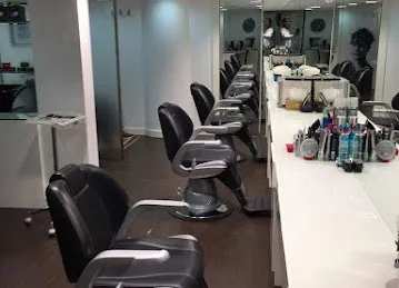IZAAK gent's salon /much more than a haircut