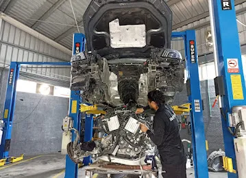 JHQ AUTOMOTIVE GARAGE