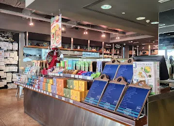 Jones the Grocer Al Mamoura
