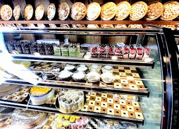 جراند بيك للحلويات والمعجنات GRAND BAKE SWEETE & PASTRIES