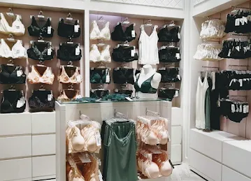 K Lynn Bridal The Dubai Mall