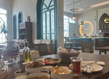 Kaaki W Nos Restaurant كعكة و نص