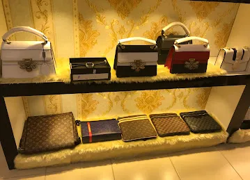 Karama bag market