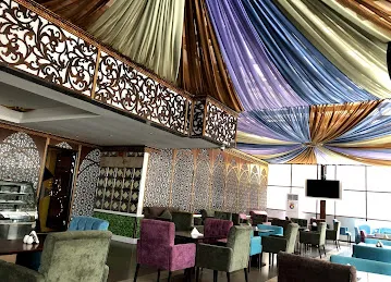 Kava pool bar