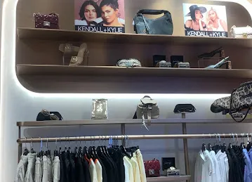 Kendall+Kylie Abu Dhabi