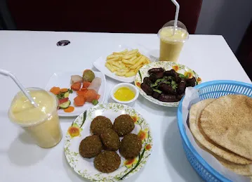 كافتيريا ابويامن - فول و فلافل