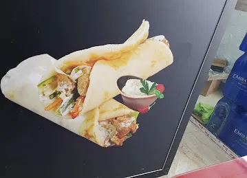 كافتيريا رد آند بلو