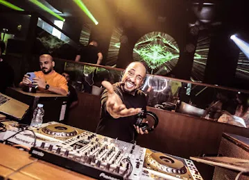 khaliji arabic club nightclub