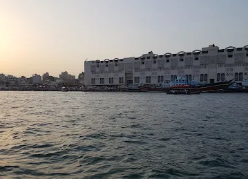 خور دبي تكاسي بحرية