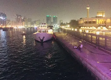 خور دبي تكاسي بحرية
