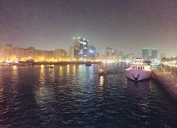 خور دبي تكاسي بحرية