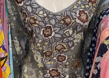 خياط نور الواحة اذياء السيدات OASIS NOOR LADIES FASHION TAILORING