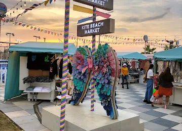 Kite Beach market