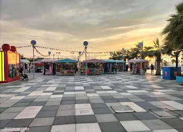 Kite Beach market