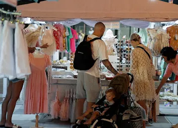 Kite Beach market