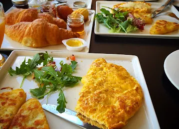 Knightsbridge cafe