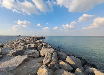 كاسر أمواج الزوراء