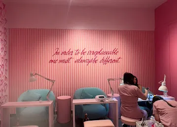 L&A nail room