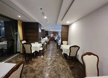 L'Auberge Palace Restaurant & Café