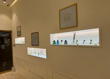 La Clinique Des Parfums