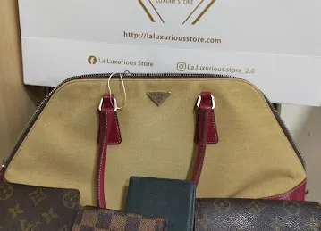 La Luxurious Store