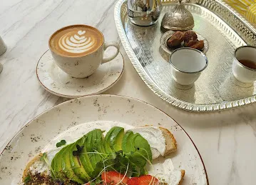 La Maison Gateau Cafe
