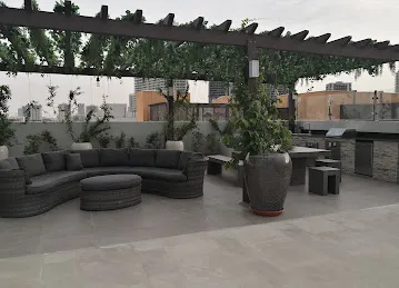La Riviera Apartments