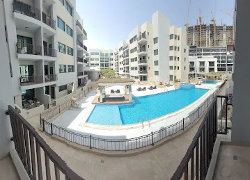 La Riviera Estate B