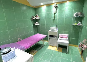 Ladies Beauty salon U shine