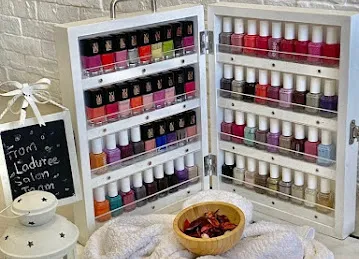 Laduree Ladies Salon