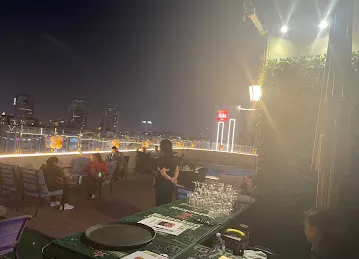 LAGATLAT Resto Bar