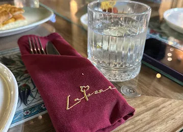 Lalezar Restaurant and Cafe