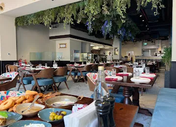 Lalezar Restaurant and Cafe