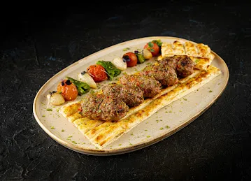 Lalezar Restaurant and Cafe