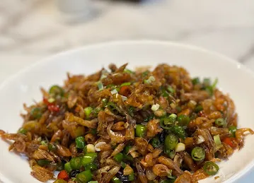 老长沙地道湘味馆- LAO CHANG SHA
