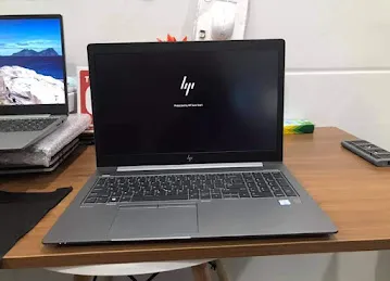 Laptop store