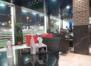 LAYALI MONACO CAFE