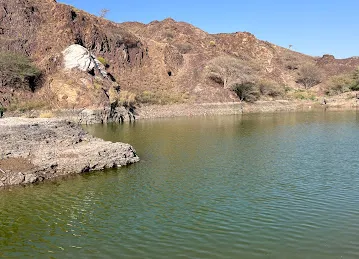 البحيرة المخفية The Hidden Lake