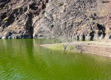 البحيرة المخفية The Hidden Lake