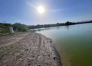 البحيرة المخفية The Hidden Lake