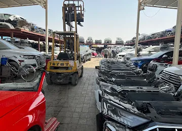 البندر لقطع غيار السيارات المستعملة