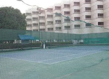 Le Meridien tennis courts