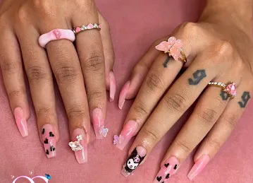 Le QG Nails & Lashes Studio Dubai & Microblading