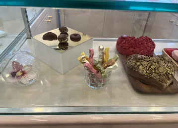 Leaves chocolate uae