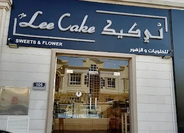 Lee cakes sweets and flowers
