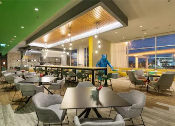 Level M Restaurant