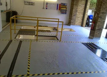 Lifeguard station 11
